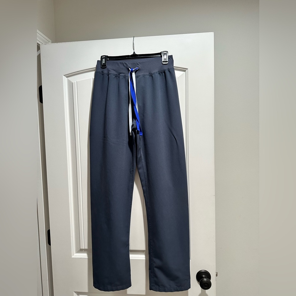 Figs scrub set! Matching pants and top!